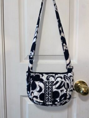 VERA BRADLEY Black & White Patterned Quilted Crossbody